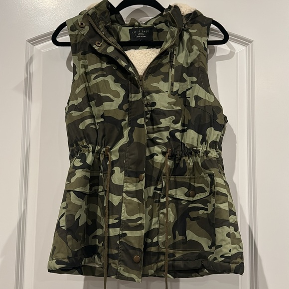 **NWT** Love Tree Hooded Vest - Picture 4 of 9